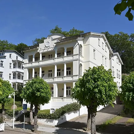 Ferienwohnung-1-villa-celia-sellin-strandnah-fuer-6-personen Apartment
